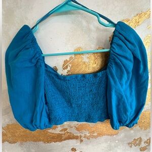 Zara women’s bright blue cropped smocked puff sleeve linen top Medium